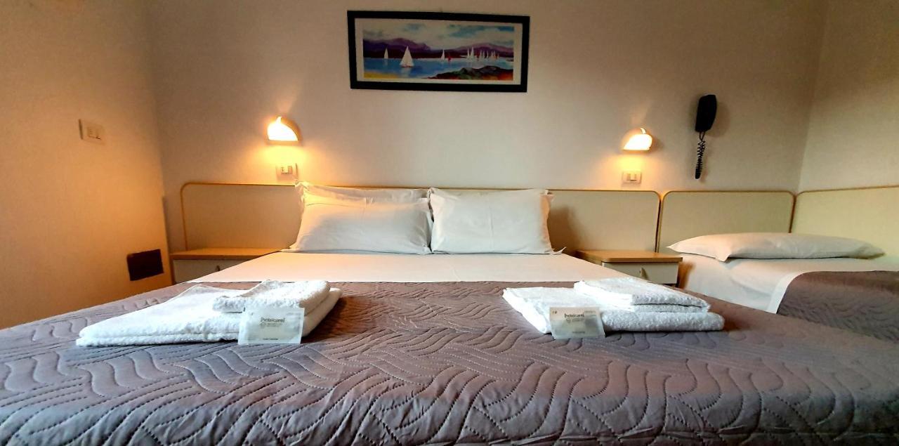 Lively Hotel Беллария-Иджеа-Марина Экстерьер фото
